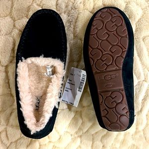 New Black Ugg moccasin/slippers rubber soles